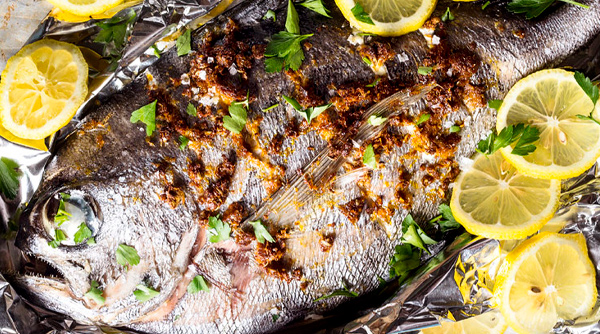 Palometa con pesto de hierbas